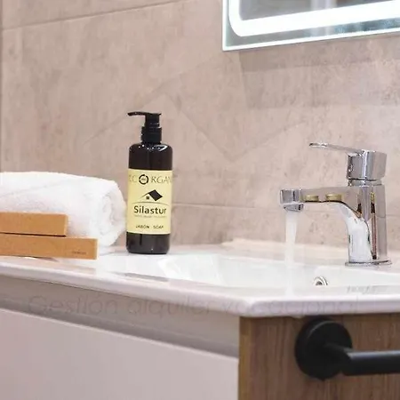 Cruz Victoria By Silastur * Χιχόν